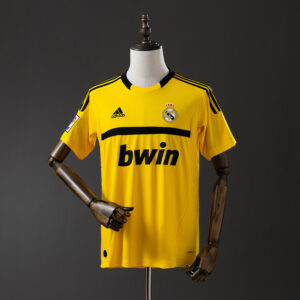 07c211f2d5.jpg 2011-12 REAL MADRID GOALKEEPER YELLOW