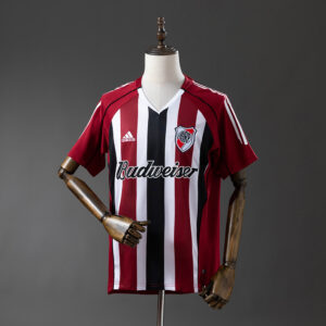 666d6a1c09.jpg 2005-06 RIVER PLATE AWAY
