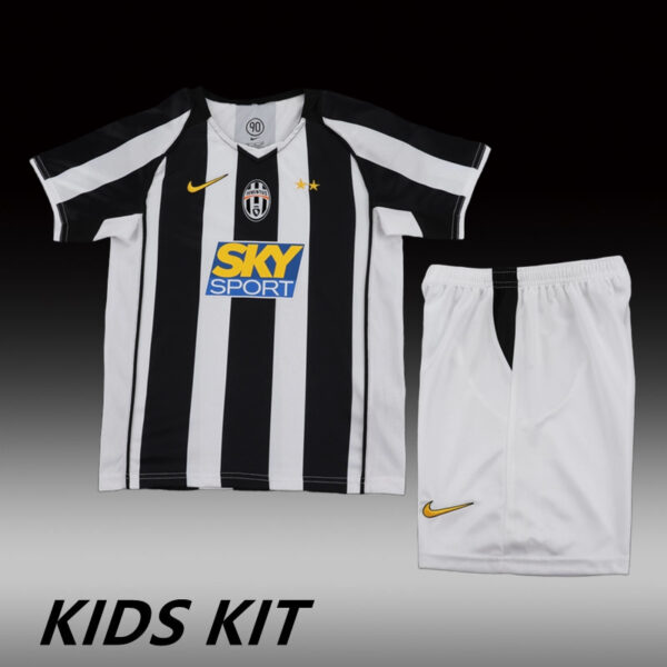 2004-05 JUVENTUS HOME KIDS KIT