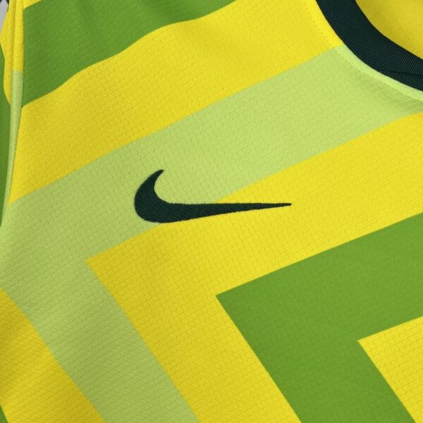 25-26 AUSTRALIA HOME