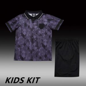 dba4160ff6.jpg 1990 ENGLAND BLACK AWAY KIDS KIT